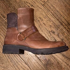 Clarks Women's Opal Rose Ankle Boot sz 8, Cognac/Brown - see all pics